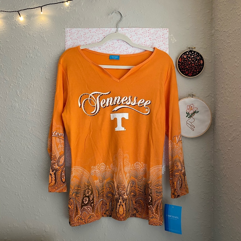 NWT TENNESSEE TEAM OFFICIAL SPORTS WEAR!!